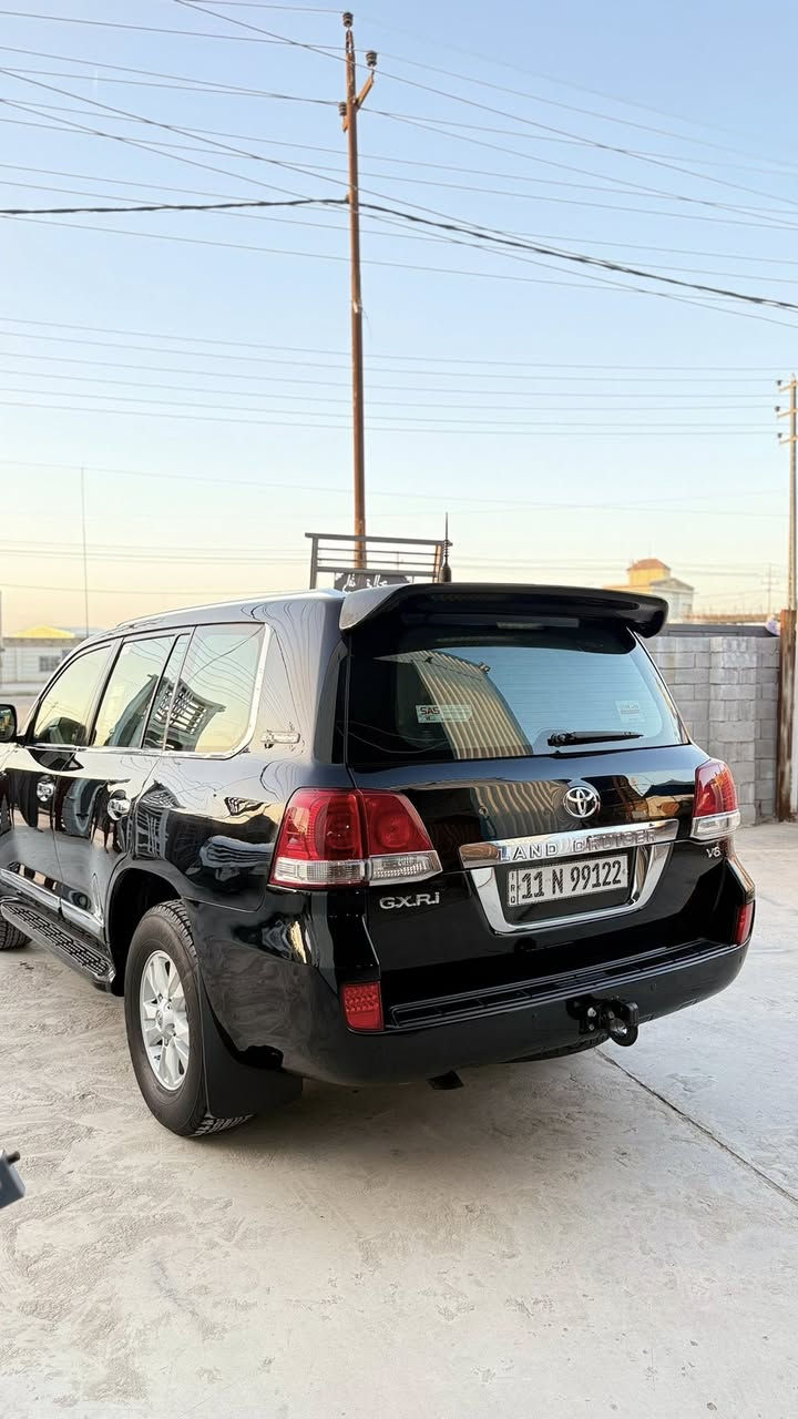 لاندكروز مديل 2011 ستينيه اصليه فول مواصفات 6 سلندر شرط الكفاله كير تخم تاير حداديه تبريد السياره كلش حلوه بيهه شخط بلجاملغ الخلفي وشويه من الباب  وصابغ ع كدهم السياره الباقي كفاله رقم بغداد مشروع وطني تحويل ثاني يوم السعر 290 وبيهه مجال بسيط حك الجيه فقط السياره احلى من الصور وسعرها كلش مناسب رقم الهاتف *********** عنوان السياره بصره قضاء المدينه
