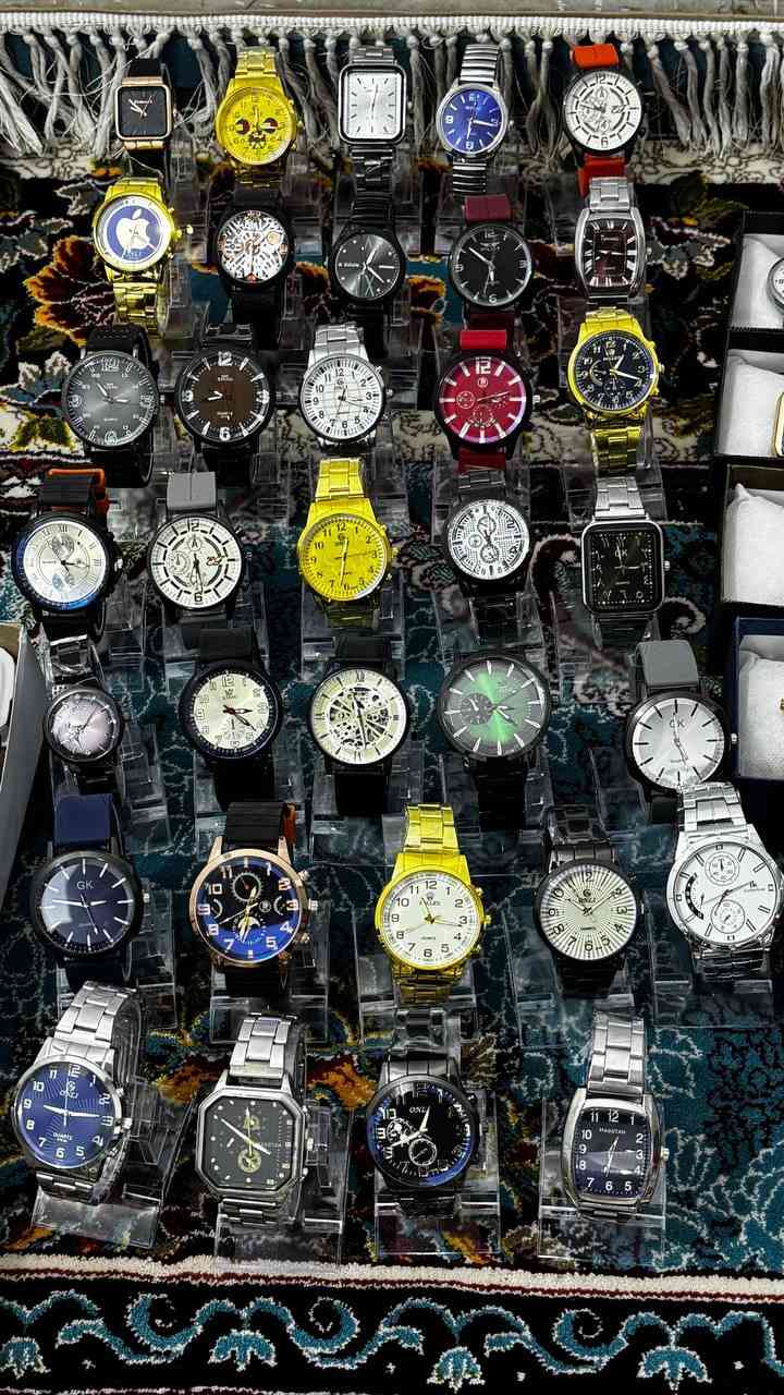 لاصحاب محلات و مشاريع صغيره
#ساعات عدد (170)
#مناظر عدد (190)
شلعه كامله سعرها 275  + ستاندات و علب هدية

 للاستفسار اتصال على رقم ***********
