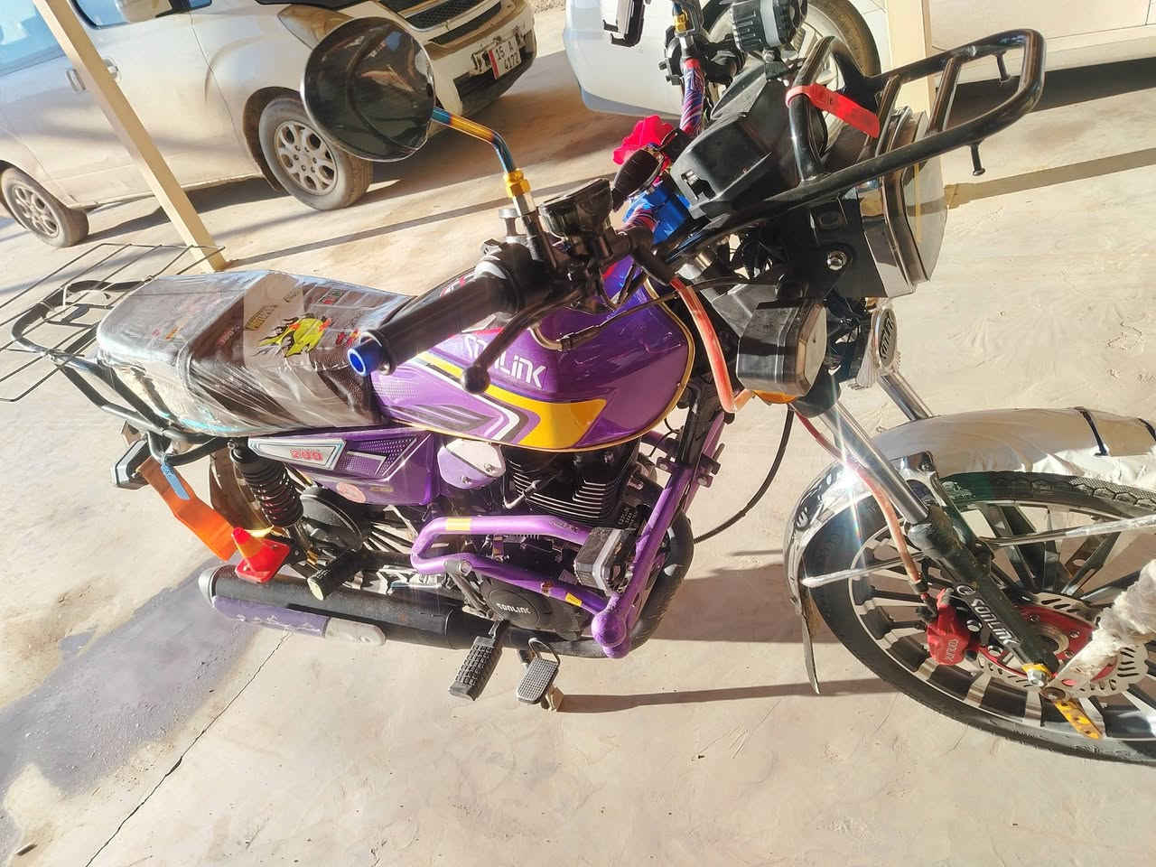 يالله.
سولنك موديل 25 محرك 200cc دراجه خير من الله مناقصها كلشي جاهزه ع اخر حبايه متحط عليها ربع والصور هيه تحجي عليها زنون ولايت بليل محد يوكف كدامها وعليها شوت صافره اصليه والباقي كدام عينك بس عوزها غسله مرتبه. سعرها 1150 وبيها مجال بيع فقط مكاني جزيره الخالديه 

***********
