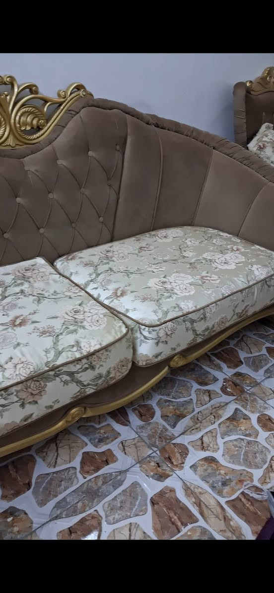 عشر مقاعد تركي 
 850 نهايته 
800 مال بيع تخم كلش ثكيل وقوي بس بسبب الانتقال دابيعه مكاني بالدوره شارع 60


**إذا كنت صاحب هذا الإعلان وتريد حذفه لأي سبب، رجاءا أرسل رسالة إلى الدعم الفني**