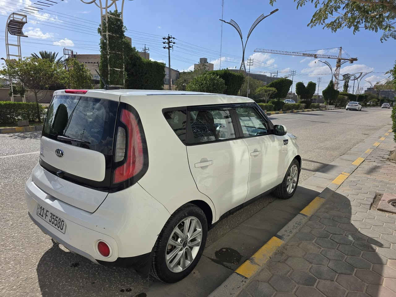 كيا صول
وارد امريكي 
المكان كربلاء 
الموديل :٢٠١٩  
اللون : ابيض
رقم بغداد  تحويل مباشر 
عداد المسافه : ٣٠ الف ميل
حجم المحرك : ٤ سلندر ٢٠٠٠ 
المواصفات عادية
شاشة  - تحكم سترين - كامرة خلفيه
ويل كب - 
الضرر : جاملغ خلفي بدون ايرباك و السونار مرفق وجميع التفاصيل موجودة بالصور
السياره جدا نظيفة و بدون نواقص 
١#السعر ١٢٥ ورقة للاستفسار  الاتصال 📞
***********
