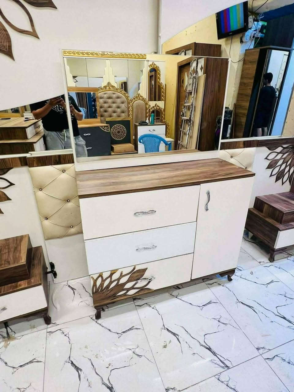غرفة نوم تركي مستخدم👩‍❤️‍👨
نضافة 80بل💯 
عدد القطع / 7
نضام / سلايت 🚪
لون اوفيات 
سعر/ 475قفل 💸
شد ونقل داخل بغداد مجاني🆓اطراف بغداد 25
يوجود توصيل محافضات✈️
تصعيد حسب الاتفاق 👩‍🚀


**إذا كنت صاحب هذا الإعلان وتريد حذفه لأي سبب، رجاءا أرسل رسالة إلى الدعم الفني**