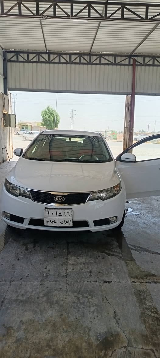 للبيع كيا سيراتو موديل 2011، رقم السليمانية.

المواصفات:

* شاشة أندرويد كبيرة
* كاميرا خلفية
* حساسات خلفية
* مرايا شفط
* داخلية لون ماروني
* محرك 1600 دوش
* كير 6 نمر
* تبريد ثلج
 تخم تايرات جديد
وحداديه  جديده 
 السياره مبدل جاملغ امامي وصبخ ربع من البنيد 
السيارة جاهزة من كلشي، مكينة وكير وحدادية بحالة ممتازة وما تحتاج أي مصروف
للتواصل ***********
العنوان النجف الاشرف الكوفه ناحيه العباسيه
