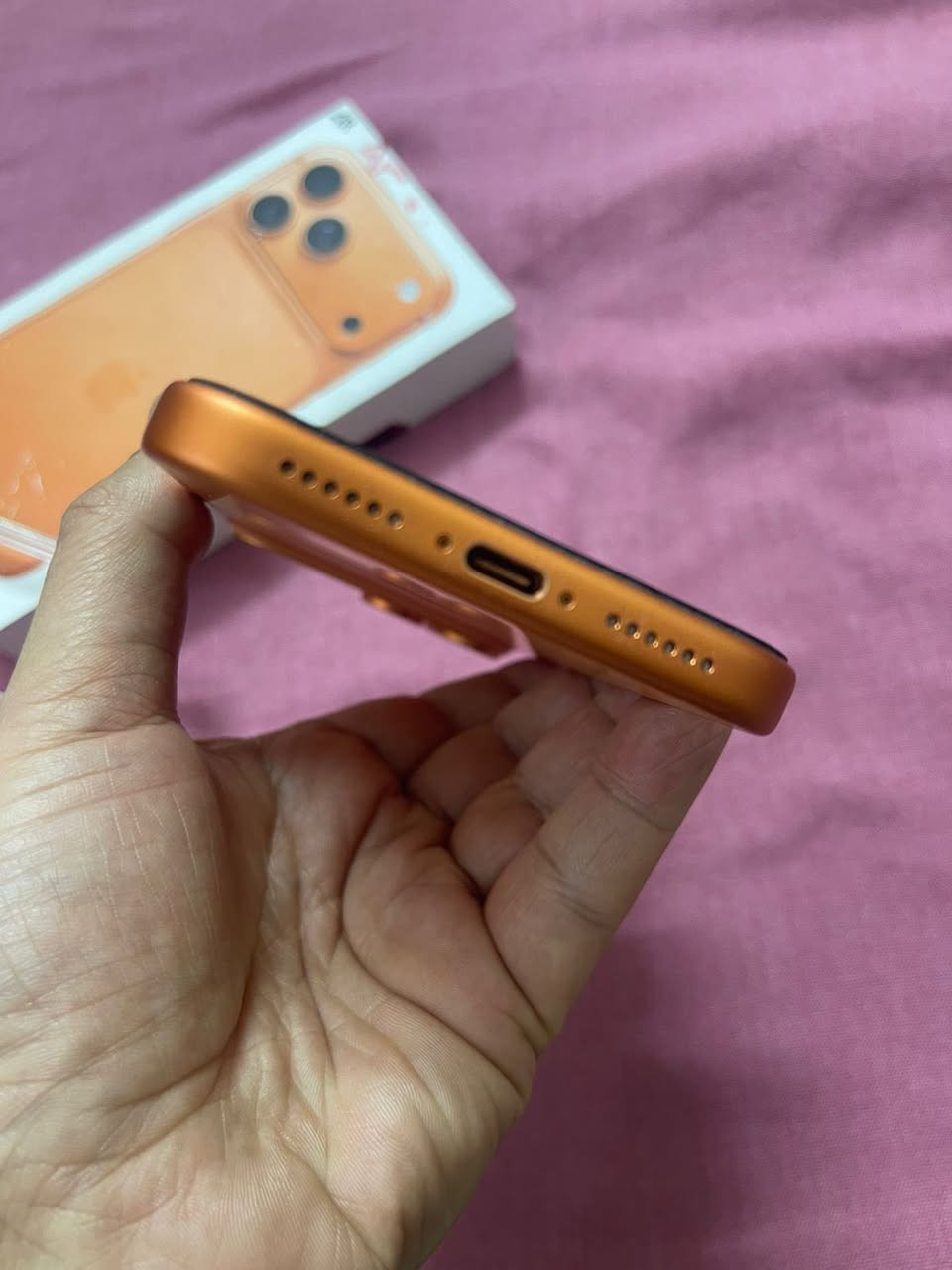 السلام عليكم
آيفون 17 عربي شرق اوسط AFA برتقالي 

مكفول من كلشي عدد الدورات 34 بطارية 🔋 100

ذاكرة 256

نظافة 100 ‎%‎

السعر  ماسنجر

بغداد   

واتساب ***********
