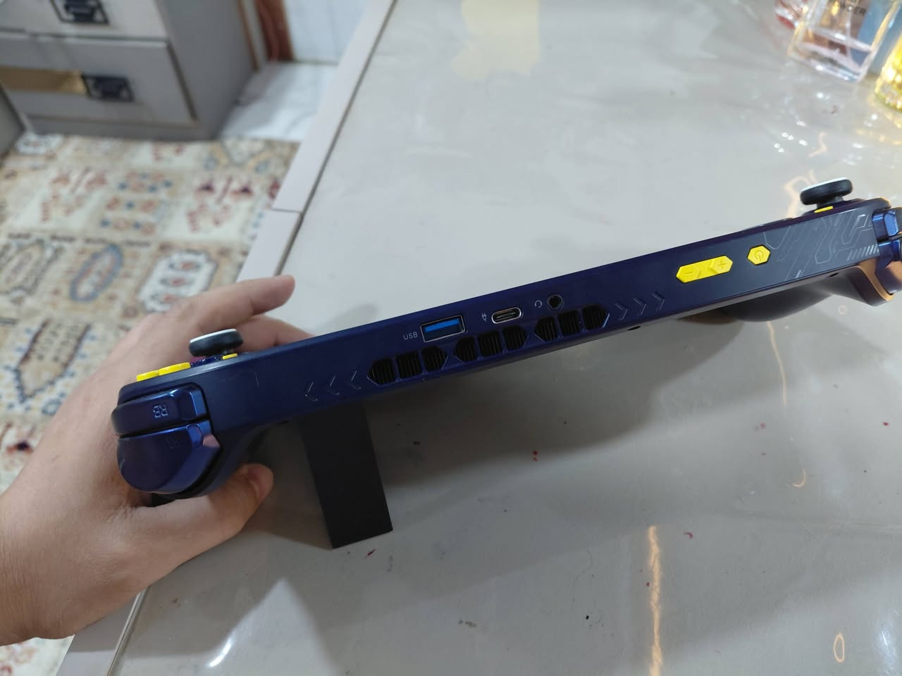 السلام عليكم
جهاز AOKZOE A1
نضيف جدا مع شاحنه وجنطه فقط
AMD Ryzen 7 6800U
Ram 32 6400
M.2 512
السعر ٥٠٠  بي شي كلش بسيط للشري
مكاني بغداد حي العامل 
***********
