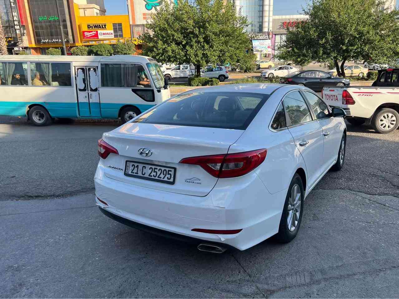 سۆناتا ٢٠١٧ سەیارەیەکی زۆر جایزە کیرو مەکینەی بەشەرتی ١٠ فیتەر مەکینەی نەکراوەتەوە سەیارەکە زۆرخاوینە ٨ سالە لای خۆمانە سەنەوی تا ٢٠٢٨تازەیە بەشەرتی تەحویلوو خەرامە سەیارەکە دووپارجەو پەلەیە بۆیاخی هەیە  
*********** السليمانية, العراق

