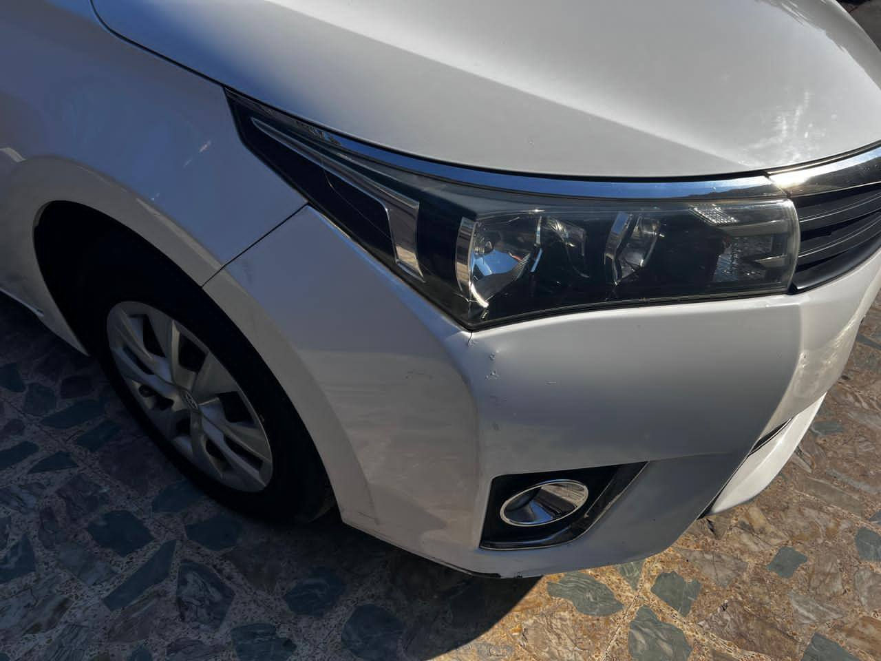 السلام عليكم عندي سيارة للبيع 
كورلا موديل 2015
ماشية 80   الف متر
بيه بارد بالباب الخلفي عكس السايق 
وبيه الدوسه مال باب صبغ.
الاستفسار على رقم
 ***********
