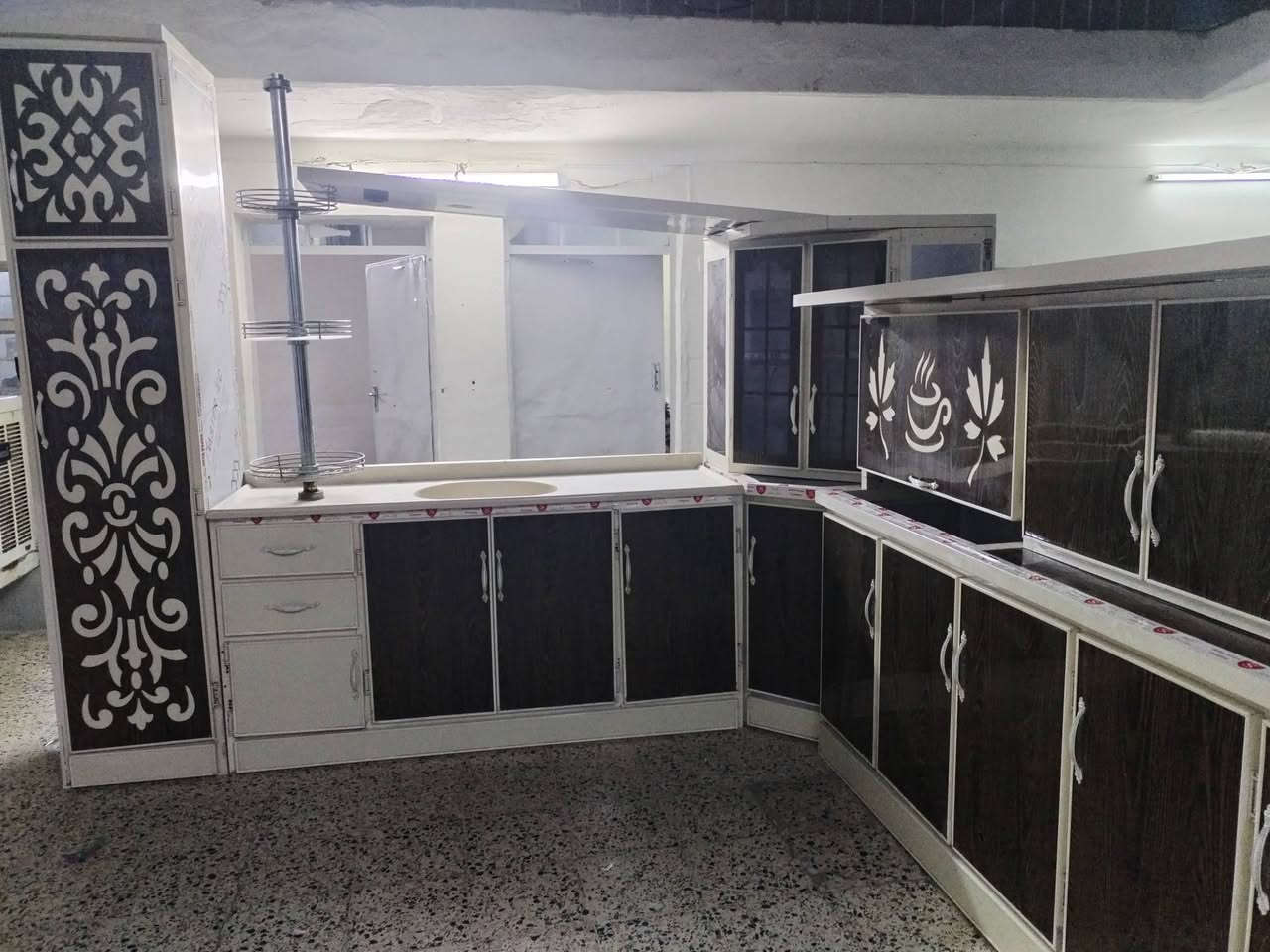 السلام عليكم البيع كونتر 5قطع زاويه جوكر فصل 7امتر السعر650 الف رقمي *********** كورك
*********** زين
