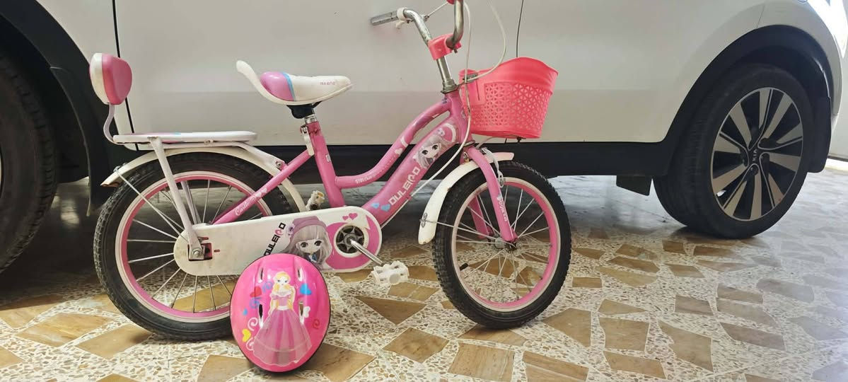 السلام وعليكم بيسكل للبيع  حجم 14 مع خوده استخدام قليل جديد بعدو  🚲 السعر 45 الف وبي مجال شي قليل


**إذا كنت صاحب هذا الإعلان وتريد حذفه لأي سبب، رجاءا أرسل رسالة إلى الدعم الفني**