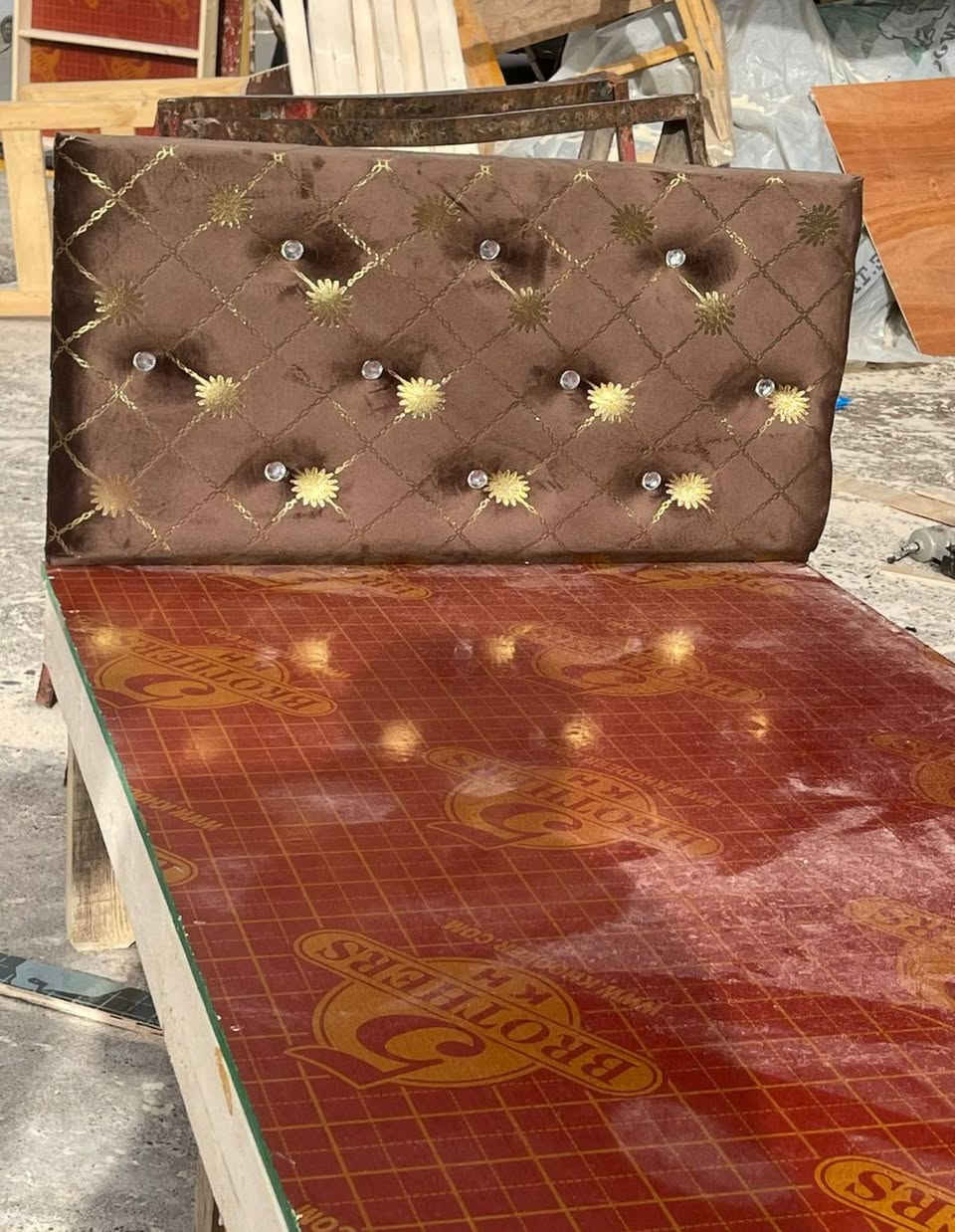 تخت نفر جديد #السعر50الف متوفر توصيل.فقط
شرط اذا ما نفس الصوره والمواصفات يرجع 
للحجز ارسل العنوان ورقم خاص


**إذا كنت صاحب هذا الإعلان وتريد حذفه لأي سبب، رجاءا أرسل رسالة إلى الدعم الفني**