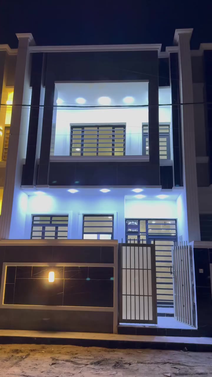 � عرض بيت زراعي للبيع – بناء حديث (زيرو)
بيت زراعي سنة 25
مساحة البيت: 77 متر

📍 الموقع:
منطقة العفو – محافظة بغداد
جانب الكرخ الثانية – البياع
مجاور شهداء البياع – منطقة تسويب

🔹 البيت زيرو (غير مسكون)
🔹 عدد الغرف: 2 غرف نوم
🔹 عدد الحمامات: 2 حمام
🔹 صالة + مطبخ
🔹 ماء حار وبارد
🔹 منور
🔹 نظام البيت مصلحة

⚙️ المواصفات الفنية:
✔ تعليك سبال دفن
✔ نظام ماطور دفن
✔ كهرباء دفن
✔ البيت قاط ونص كما موضح بالتصوير

📞 للاستفسار أكثر والتواصل:
***********01

�
