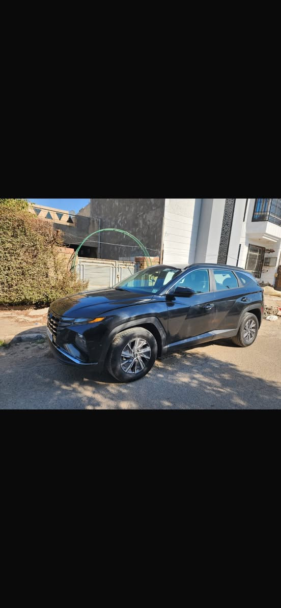 سلام عليكم للبيع توسان هايبرد 4x4 مواصفات بلو
سياره رقم بغداد الجديد تحويل ثاني يوم 

ماشيه 139 الف 

حادثه بنيد كلش حلو الحادث 

سياره نقص ما بيههه 

مكاني بغداد بسمايه 

رقم ***********امير 

سعر 175وبي مجال
