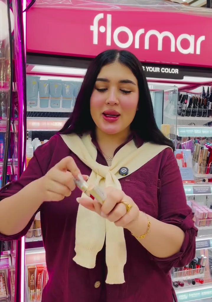 ⁨	حمرةفلورمار ما عليك بيها ترى حبيبتي ترى هو مات 💄💄 💄

ناعمة، سهلة الرسم وتمنح تحديداً دقيقاً يساعد في إبراز شكل الشفاه وزيادة ثبات الحمرة ومنعها من التلطخ.💄💄 

متوفر بمول روزه الطابق الثاني قسم الكوزمتك 

العنوان 📍 الدوره شارع أبوطياره 

متوفر لدينا خدمة  توصيل 🚗

***********. 

  # #من#حمره#ثباتية_عالية_جداً_فوحان_ممتاز_جداً #ماركة #فلورمار #كوزمتك #اكسبلور_ضيفونا #أكسبلور #ترندات #مول #تناسب_اندام #منشورات⁩
