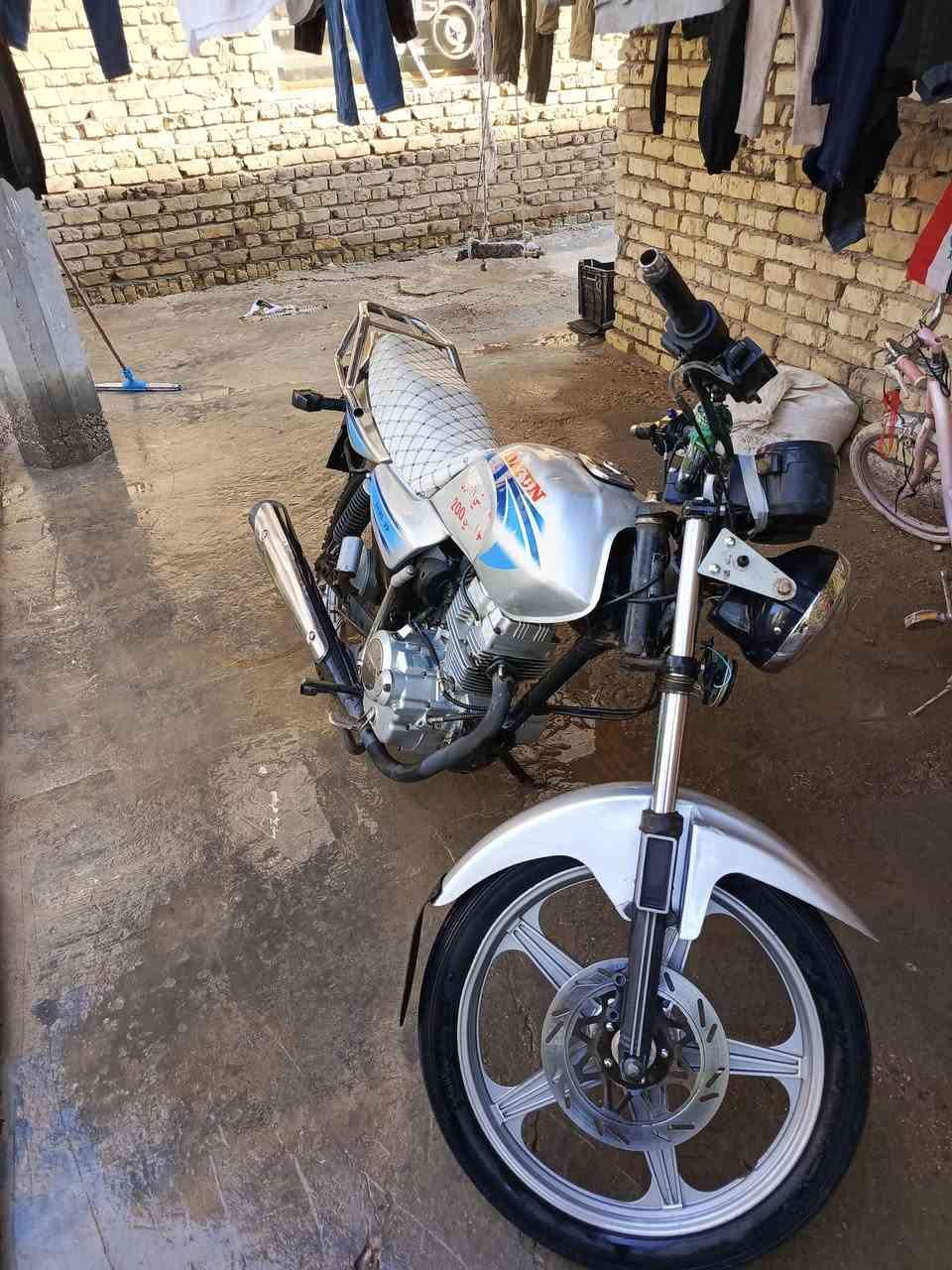 دراجه دايوان عضم لون رصاصي مديل 19 كلك كلك مكفوله بيها نقوصات قليله 
مبدله ولفات فقط فقط 
مكاني كربلاء الحسينيه الطف 
***********
سعر600 وبيها مجال قليل
