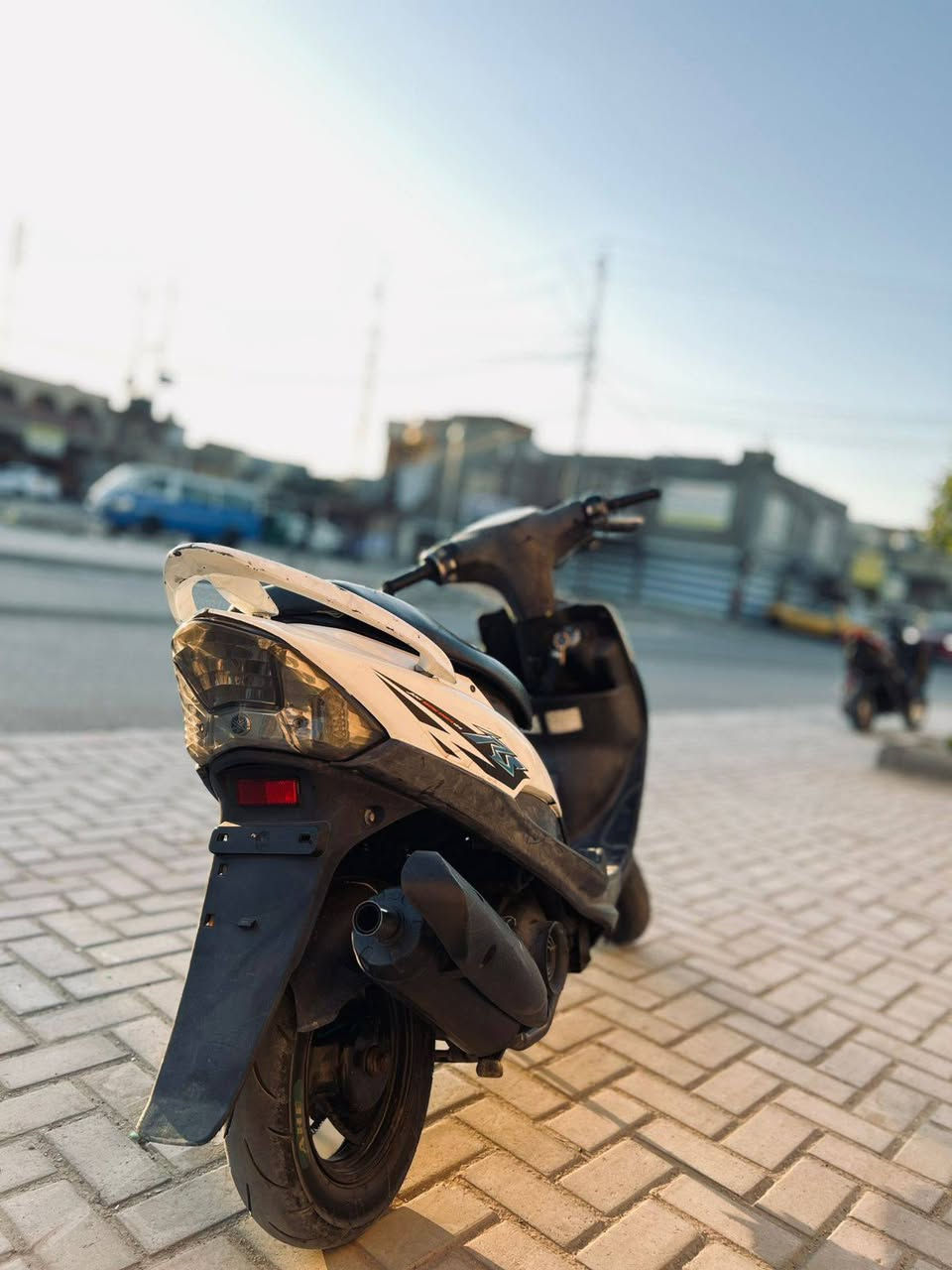 للبيع ماكس عدلة
دراجة نضيفة وبلادية من الطول للطول بوشة 49
كلجات امامي رياضي وخلفي فقط سبرنكة رياضية صلنصة FM 
السعر: 550وبيها مجال حك الجية
مكاني: بغداد دورة
رقمي: *********** موجود واتساب وخاص
