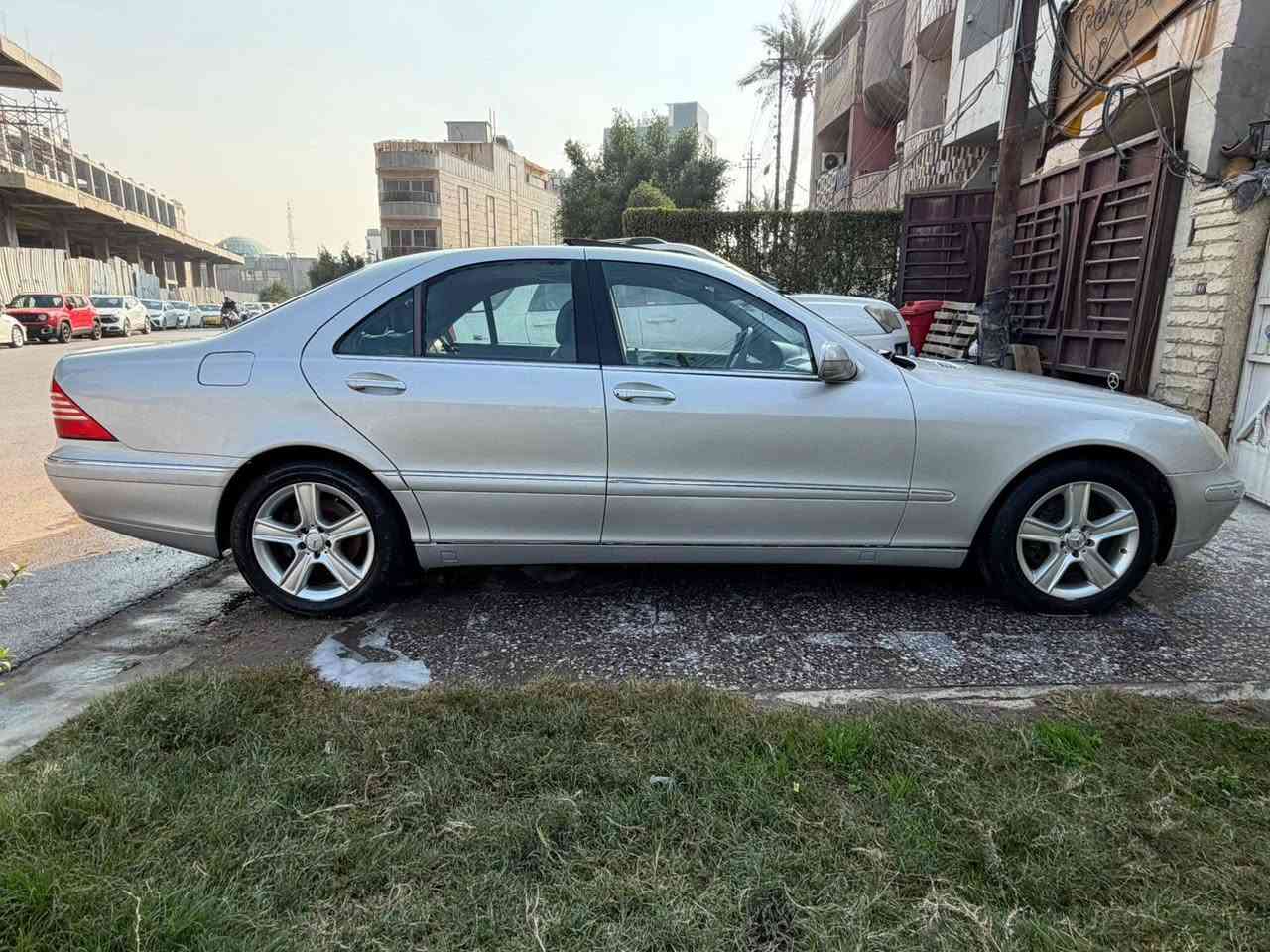 عندي مارسيدس غواصه موديل 99 رقم بغداد مشروع وطني بأسمي محرك V6  السياره فول مواصفات غرفته جديد جدآ كير ومحرك لوك جديد كهربائيات باتري جديد فيدو موضح كلشي ويا الصور
سعر السياره  (١١٠٠٠) يعني 110‪ ورقه وبيه مجال كلش بسيط مكان السياره بغداد المنصور للاستفسار ***********‪
***********‪
