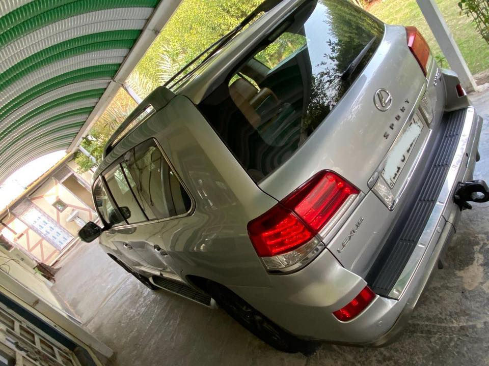 السلام عليكم 👋
✅✅  لكزز بريم ٢٠١٣  ✅✅
رقم بغداد دولي
🛑🛑 مواصفات البريم المعروفه
محرك 8 سليندر 5700 
🛑 كير مكينه حداديه دواخل كلها جديده
🛑 فتحه سلايت 
🛑 ثلاجة
🛑 تبريد مركزي 
🛑 5 كاميرات 
🛑 مرايات شفط
🛑 شغال 
🛑 شاشات خلفي 
🛑 حساسات امامي+خلفي 
🛑 رادار امامي 
🛑 بصمه مع ابواب كلها بصمه 
🛑 سستم صوت 17 سماعات 🔊
🛑 كشنات حار بارد خزن 
🛑 جكات
وباقي مواصفات لكزس المعروفه ✅
 سياره جديده بدون اي نقص 💯
بشرط تحويل رقم جديد فحص وهزه كله جديد 💯 
***********☎️
