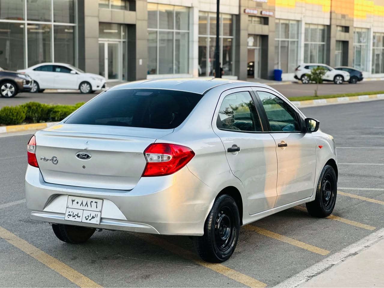 Ford Figo 2016 📦

فۆرد فیگۆ ٢٠١٦ 
سەیارەکە بێ بۆیاخە 
گێڕ و مەکینە و کارەباییات بە شەرت 
مەکینەی نەکراوەتەوە 
گێڕی نەکراوەتەوە و تەپەی گێڕی نییە 
سەیارەکە زۆر نموونەیە و ماڵی دۆستە 
تەقە و ڕەقەی نییە 
سەنەوی بەسەر نەچووە 
تایەی تازەیە 
تەبرید و هەموو شتێکی بە شەرت 

سعر : 70$ 

📞 *********** السليمانية, العراق
