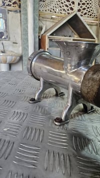 مثرامة حجم 32للبيع السعر 300 بغداد م الصدر الاورفلي07719970991