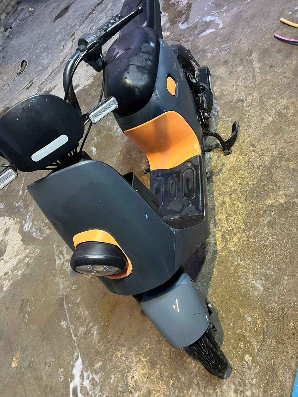 سلام عليكم
دراجه شحن البيع  جديده ماصالها هواي من طالعه الوكيل 
سعرها 200وبيها مجال الاشراي  رجان لاموشراي لايعلق ولايراسل الاستفسار على رقم راعيها  
مكان عماره 
حي الزهراء   ‎0772 364 9596  رقم راعيها 
مكلف بلنشر
