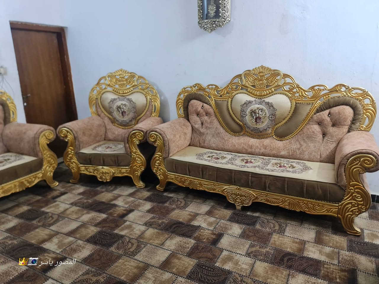 تخم 15 مقاعد ملكي نظافه 90% سعر 550 وبي مجال مكان البياع يوجد توصل بكروه رقم يوجد وتساب***********
