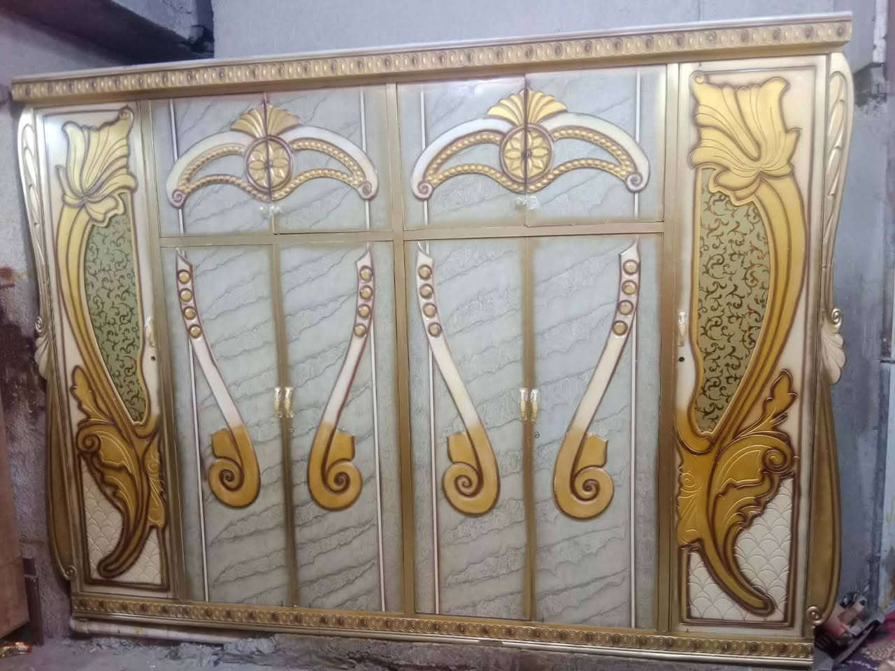 ألسلام عليكم 
غرفة صاج ألوان _ الفستقي الموشح (الأخضر الزيتوني الفاتح بنقشة رخامية) مدمجاً مع زخارف باللون الذهبي واللون النحاسي (العسلي) 👌🏻 

السعر : 750 بيهة مجال ⚡️

شد و نقل مجاني داخل بغداد 🚛 🛠

ملاحضة : الجام يتم تركيبه قبل وصول الغرفة لبيت الزبون 

للتواصل خاص


**إذا كنت صاحب هذا الإعلان وتريد حذفه لأي سبب، رجاءا أرسل رسالة إلى الدعم الفني**