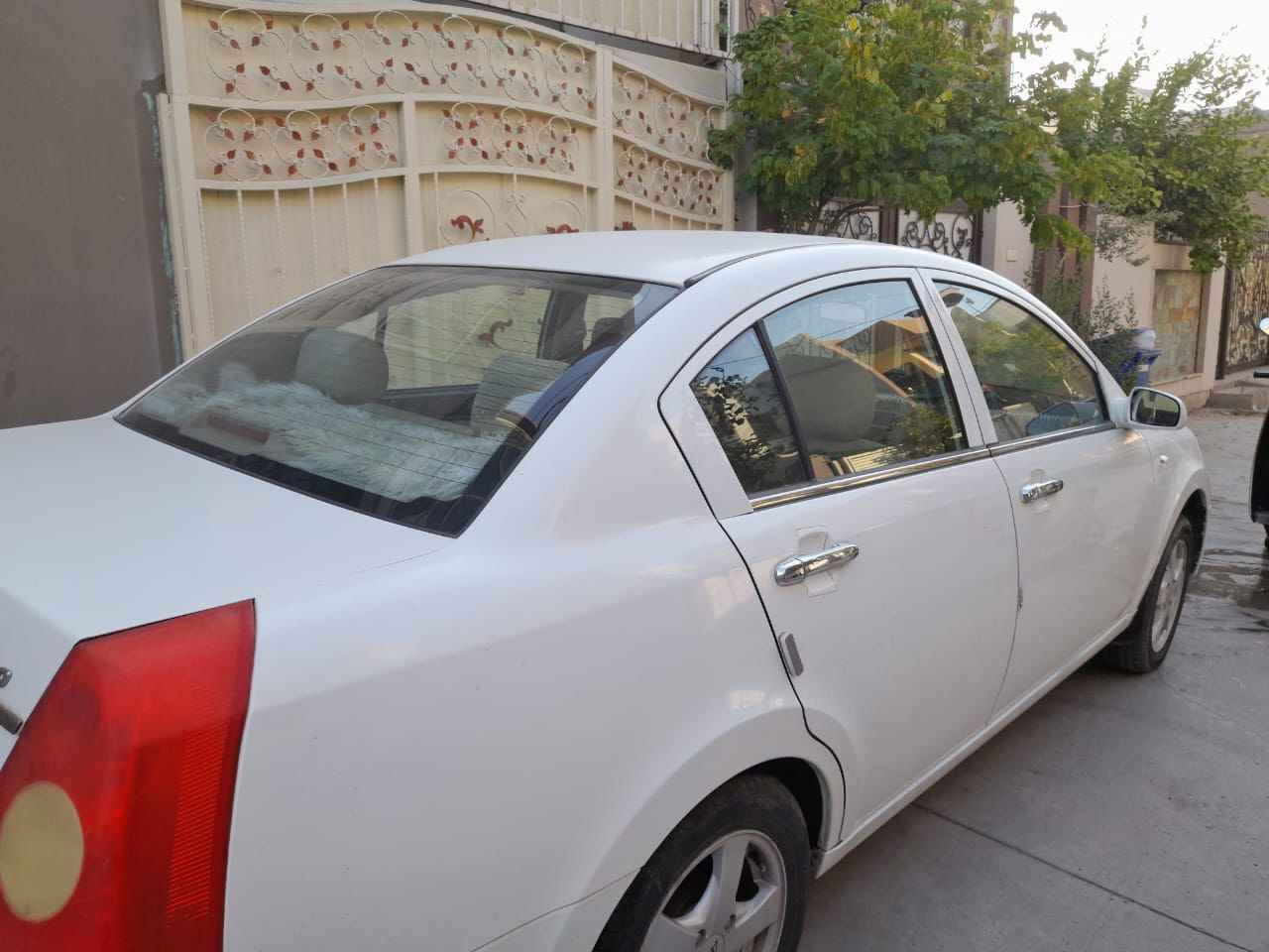 شيري A5
سلام عليكم 
شيري A5
سياره حيل نضيفه كلشي من شركة سياره يمنا
 موديل 2013 كير اوتوماتيك
 ماشية 107 كم حقيقي
سياره بدون صبغ فقط اكو شخط مكانين حيل بسيط 
سعر مطلوب ٦٠ ورقه بيها مجال بسيط 
للتواصل او استفسار على رقم /
 *********** 
تحياتي...
