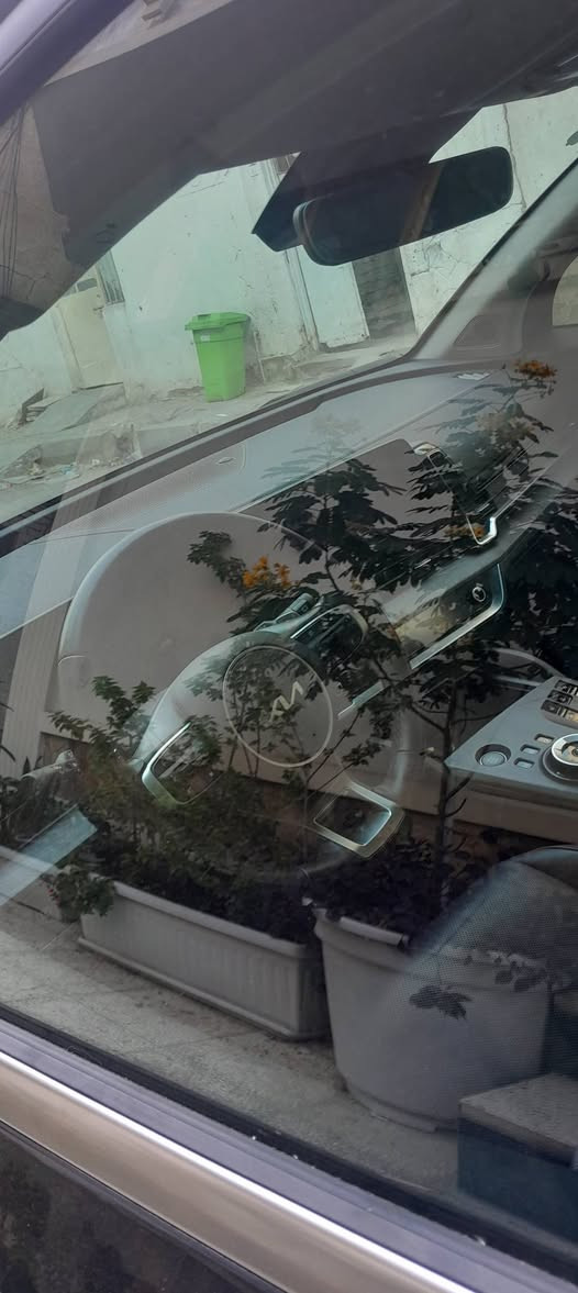 سلام عليكم سيارة نوع اسبورتج موديل ٢٠٢٣ابسمي فول المواصفات بيها اربع قطع صبغ بسيط بدون ايبارك نوع امريكي للبيع او امراوس لاندكروز او تاهو مصبوغ حسب القناعة العنوان بغداد الكرخ الاتصال *********** او واتساب نفس الرقم
