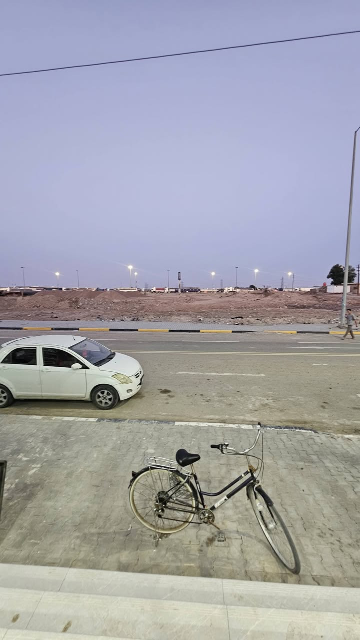 محل للبيع اصباغ وعدد انشائية شبه متكامل ابيع شلعة 
يحتوي على رفوف واستاندات وسبلت وبراد وميز مكتبي وكرسي يعني كامل ومواد الصبغ موقعة طوبة ونخيلة ع الشارع الخدمي مقابل الاستدارة موقع تجاري 
*********** واتساب
