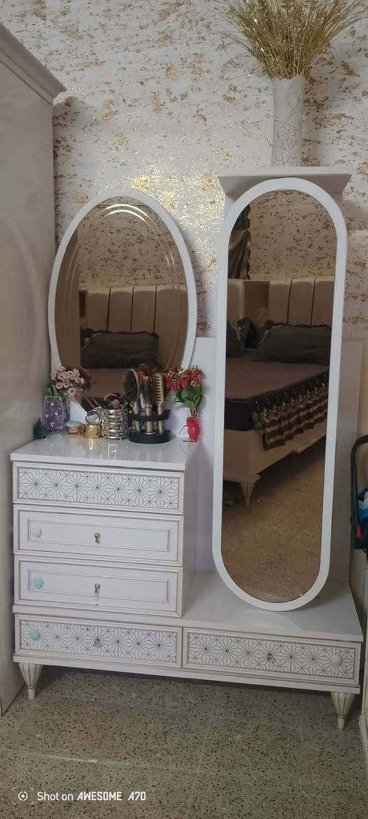غرفه نوم للبيع استخدام قليل خشب اصلي السعر 600 
العنوان الهرمات شارع 60 
***********
