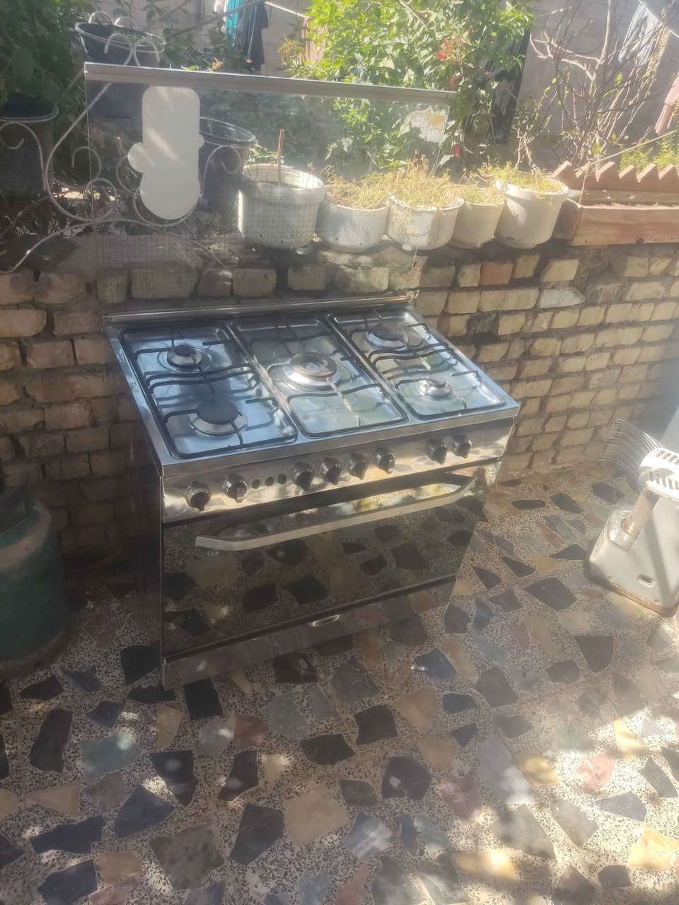 طباخ مصري فرش قياس 90×90 نضام بوري فرن منفصل كل دگمه بوحدها نار زرگه عنوان بغداد فلكه حي النصر قرب العبيدي لايوجد خدمه توصيل الطباخ بي مجال شوي للستفسار اكضر اتصل على الرقم *********** يوجد واتساب بغداد, العراق
