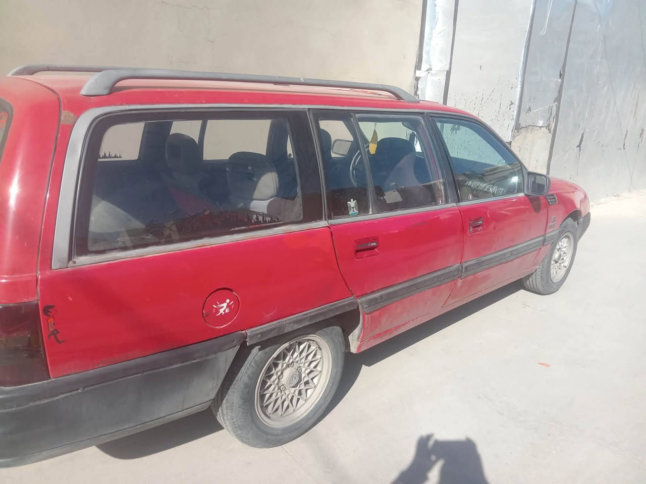 سيارة للبيع في كركوك شارع حسابات بس سياره درجه اولى مكينه 20 موديل 1988 رقم كركوك سنوي ثاق صاقط من2022 غرامه 100 ينزل من سعر شرط تحويل *********** سعر 22 ومجال خابر
