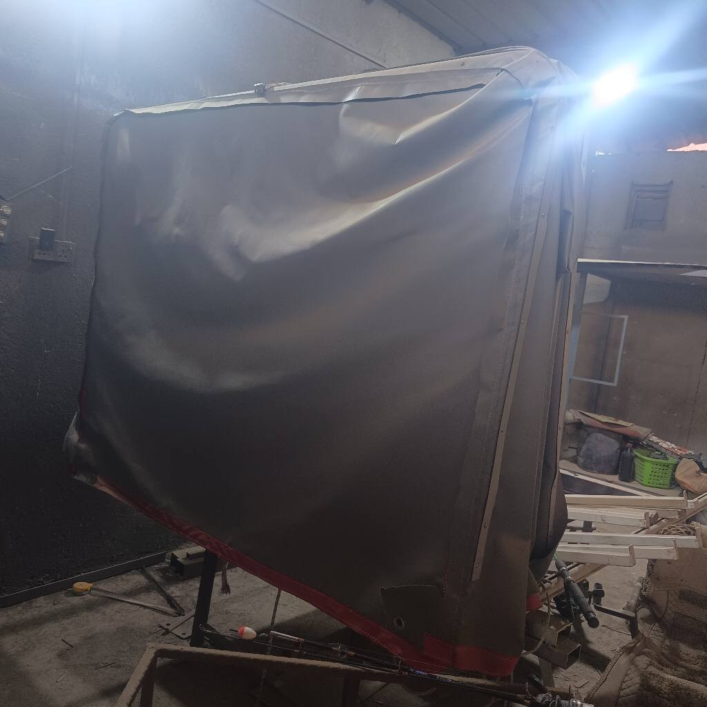 السلام عليكم 
الي يدور محجر سلايت مع الچادر للبنكو 2700او 3000شغل تفصال درجة اولى ويحتوي على سكه 3ملم ثقيل و12قاطع العنوان البصرة حمدان للاستفسار الاتصال على الرقم ***********وعندي مقطع فيديو الي يريد يراسلني واتساب البصرة, العراق
