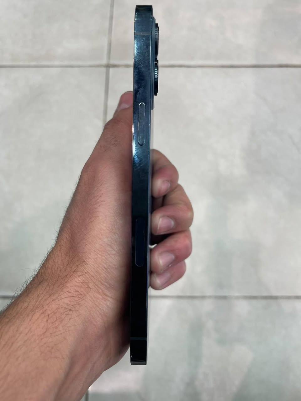 السلام عليكم ١٢ برو ماكس ٢٥٦
نضافته تخبل انسه صرف شحن 
كلشي بي شغال 
مبدل بطاريه وشاشه مال تفصيخ 
جهاز تاخذه بي ضمان من المحل 
السعر ٣٧٥ عنوان بغداد حي اور ***********
