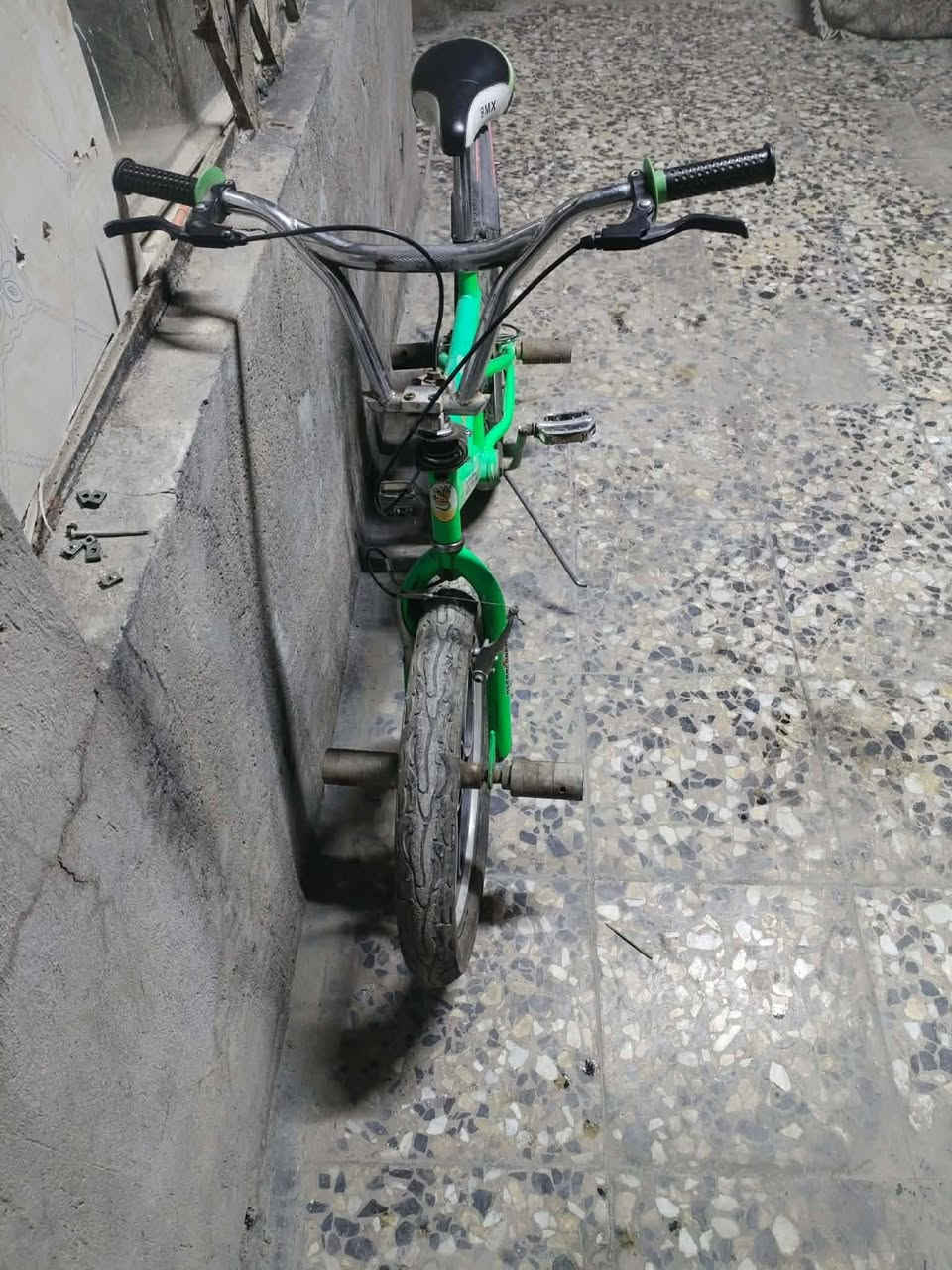 مرخصه مدير الكروب السلام عليكم بايسكل BMXنضيف بريكات شغاله السعر 50وبيه مجال للعنوان بغداد الحريه المرسله خاص او على هذا الرقم***********
