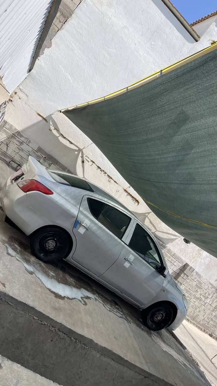 يأبه لا احد يواعد عيب خوان حجزها وانا اريدها الشراي يتصل ويجي جماعه ال 30لا تتصل سلام عليكم ورحمة وبركاته البيع نيسان سني2015كصه جنطه  كفالة سرقه  وعشائر  متومه وكامله رقام وسنويه طبق الأصل رقام نكليري حداده مكينه كير كهربائيات خير من الله سياره ما بيها نقص تدفى  تبريد  سياره مال شغل تكسي خط ستخدام يومي سعرها 38بيها مجال بسيط ذاكر كلشي***********مكاني بصره
