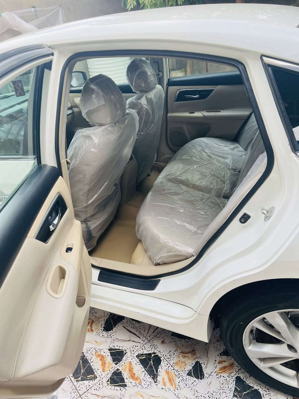 للبيع🤍🤍
نيسان التيما خليجي موديل 2013مكفولة من صبغ🖤
فئة sv
حدادية جديدة بحيث متسمع طكة ابددد
تخم تاير جديد 
كهربائيات فول الفول 
منظومة زنون عالي ناصي بحيث نهارر
مكينه وگير مكفولة بحيث تاخذه تفحصهه وين ميعجبك 
رقمهه سليمانيه سنويه هزه كله جديد 2030 😍
السعر128بيها مجال بسيط 
مكاني ديالى شهربان👍
للاستفسار الاتصال او واتساب***********❤️
