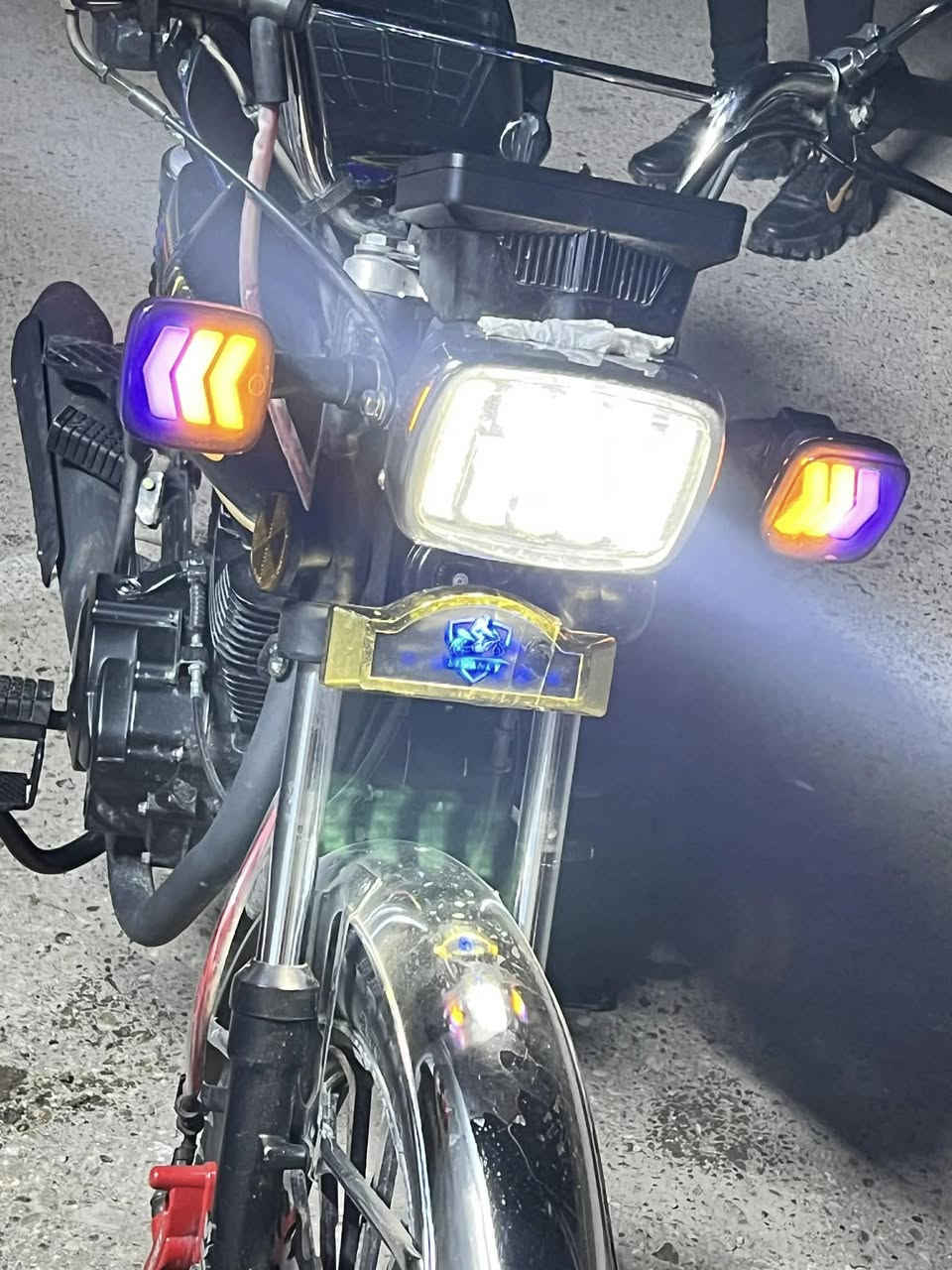 سلام عليكم ايراني سيفان محرك٢٠٠ موديل٢٠٢٥شاشه
صارله ٢٠يوم مكان الرمادي زنكوره  من مشدود برغي مناقصه للبيع او مراوس***********
