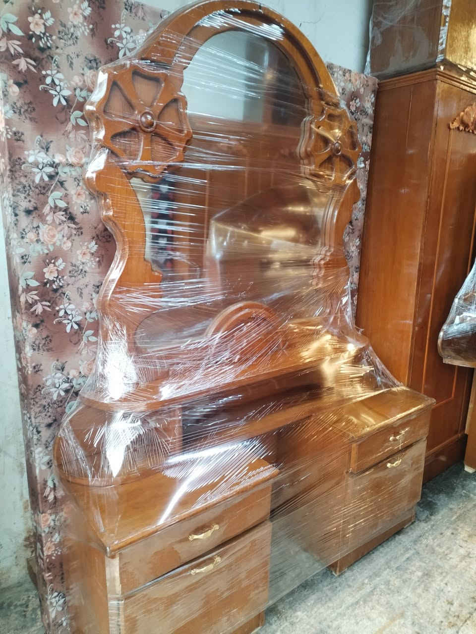 غرفه 5باب حيل حلوه شغل ثقيل السعر 485
***********
***********
