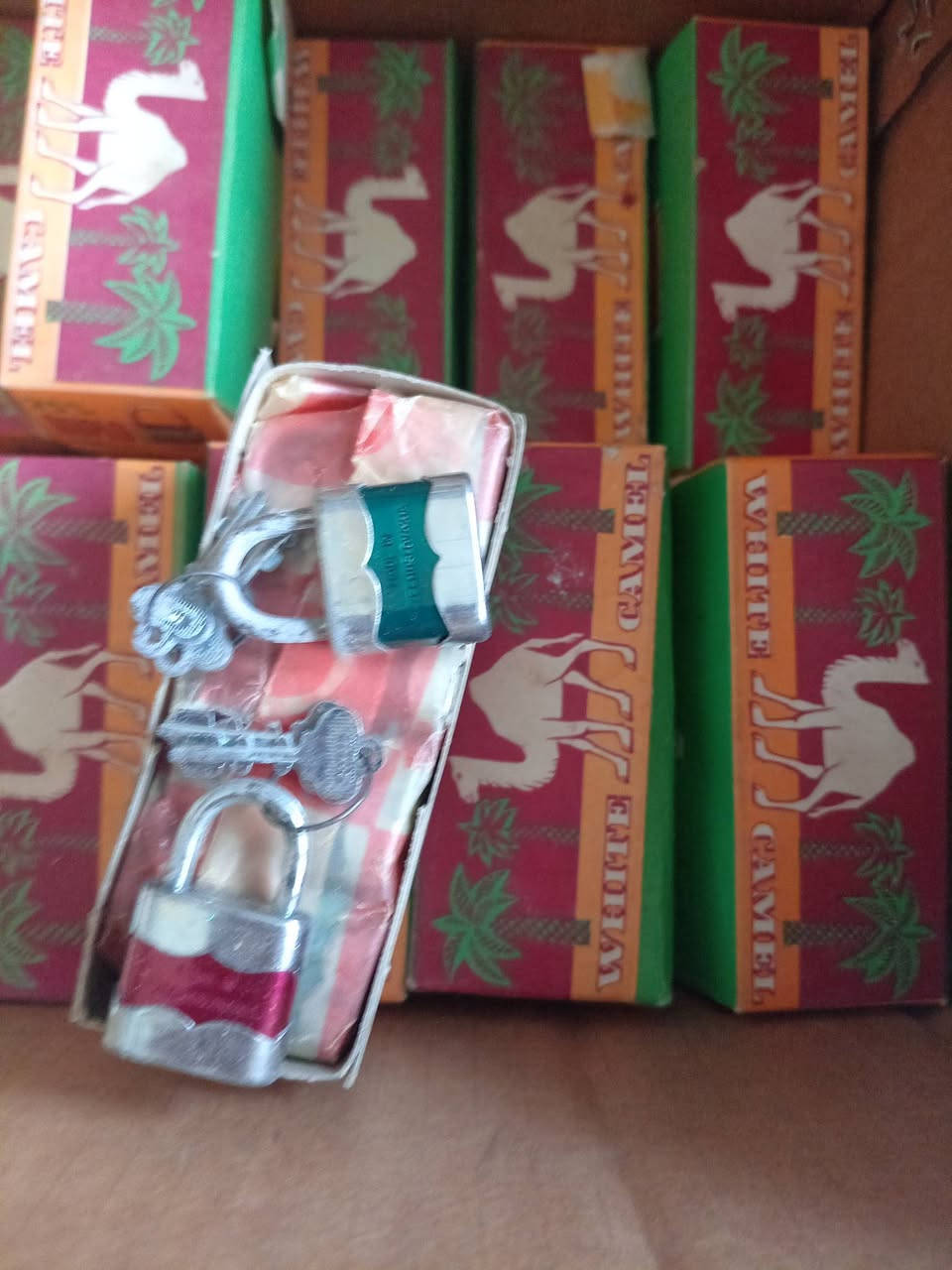 للبيع قديم ابو الجمل اكثر من 30باكيت كل باكيت 12قطعه مكاني الموصل سعر الباكيت 10ابيع شلع


**إذا كنت صاحب هذا الإعلان وتريد حذفه لأي سبب، رجاءا أرسل رسالة إلى الدعم الفني**