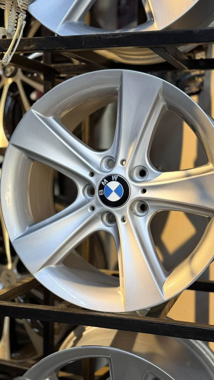 💥 ويل كب BMW هامان (HAMANN)
يا الله،  :
 النوع:  تجاري 
 القياس: حجم 17 (تو سايز - قطعتين).
 الحالة: الويل نظيف ومكفول، بيه تك خلفي مصلح  (مكفول من العواج 
🔄 البيع أو المراوس حسب القناعة 🔄
 📍 المكان: بغداد - حي العامل - شارع 7 نيسان.
 🚚 التوصيل: متوفر لجميع محافظات العراق 
📞 للتواصل والاستفسار (واتساب فقط):
📥 [***********]
#أهل_البيمر #BMW #حي_العامل
