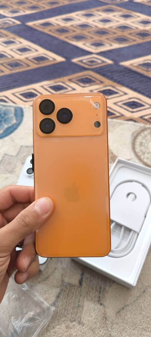 السلام عليكم عندي iPhone 17 Pro Mix كوبي باب ثاني اماراتي متوفر قطعتين ابيض و برتقالي جديد مفتوحات لغرض الفحص فقط مكفولات من كلشي مكاني كربلاء سعر القطعه 100 للاستفسار *********** متوفر واتساب
