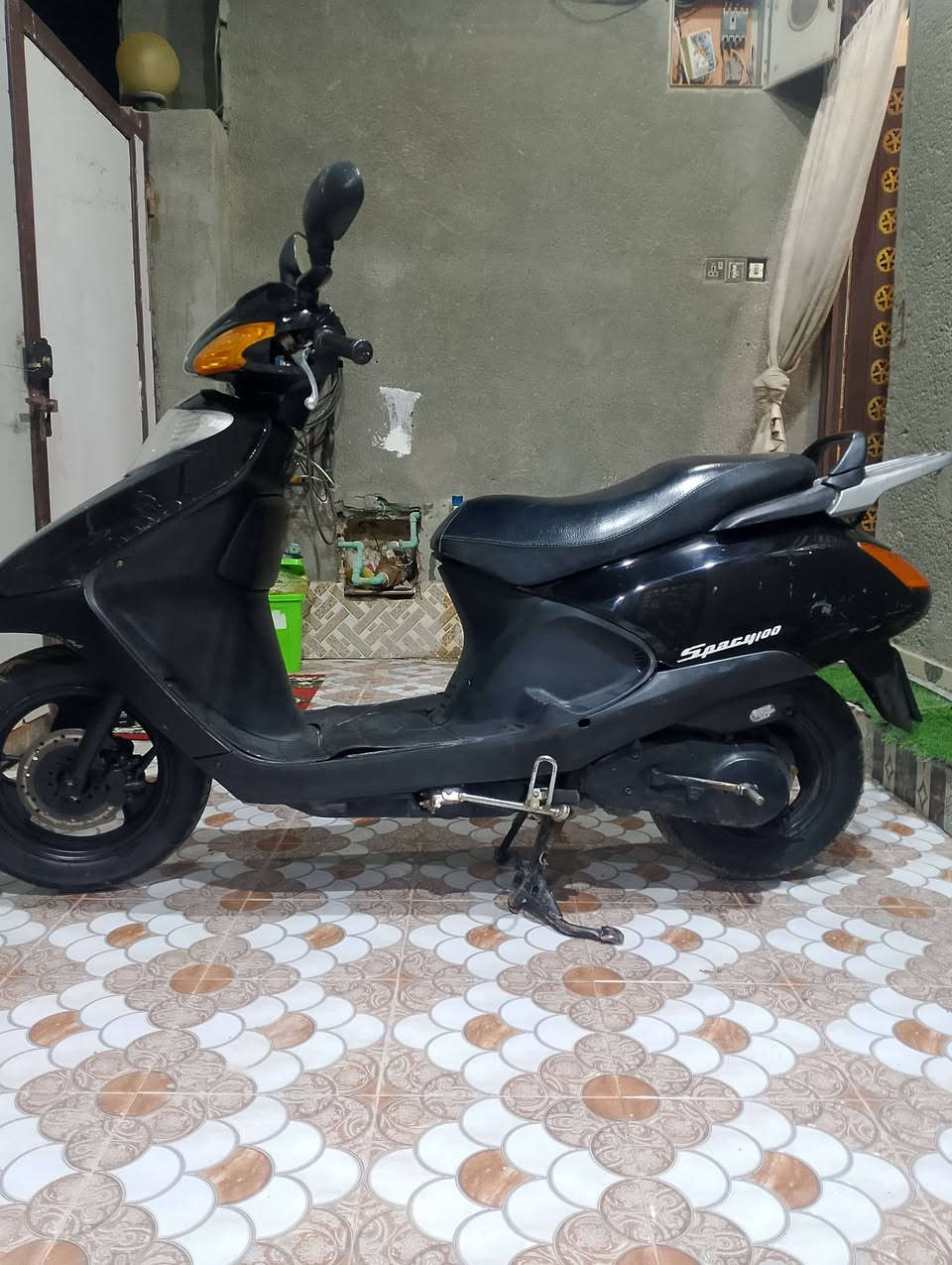 سلام عليكم دراجه سبيسي ياباني
مكينه مفتوحه اول مره الها تنفتح شرط خرسه ما الها صوت 
كفر ابو الختم تايواني 
شلعه معدل 
دراجه خير من الله لا تنقص دهن ولا تبخر 
 كهربائيات كلها شغلات هورن اشاير كلوب عالي ناصي
للاستفسار: ***********
