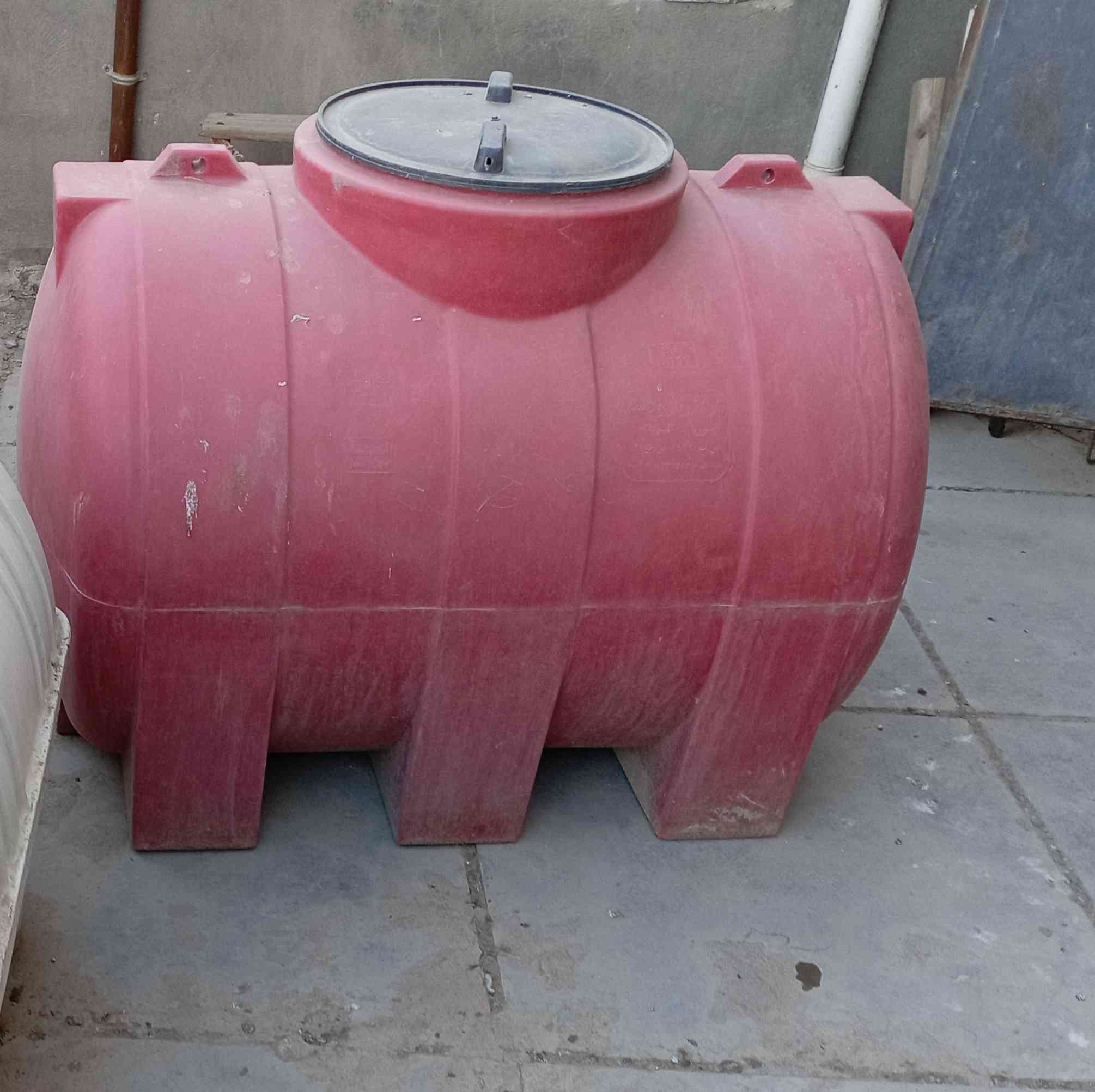 سلام عليكم اهنة وناسنة في الديوانية للبيع للبيع تانكي مي و هيسكو المريكي الثخين تريد سياج تريد قفص تريدة للحيوانات المفترسة شغال وقوي الي يعجبة يتصل على *********** تدللون رجاءن خاص ماكو الي يعجبة يتصل
