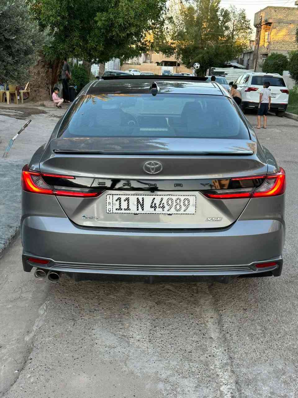 تويوتا كامري هايبرد موديل 2025 الشكل الجديد 
عداد 9 الف ميل فقط قابل للزيادة
اللون الخارجي جكليتي صبغ بنيد وجاملغ 🚨🚨
 الصنف : XSE
وارد امريكي بطارية ليثيوم 
سقف بانورامي متحرك
بطارية ليثيوم
داتا شو
شاشة كبيرة Apple CarPlay & android auto
كاميرا خلفية متعددة الابعاد
• كراسي جلد كهرباء تبريد 
تدفئة كراسي
تدفئة استيرنج 
رادار امامي
مانع تصادم PCS  
مساد تحديد المسار —— LDA
‏BSM —— نظام النقطة العمياء
‏PDA —— مساعد القيادة التفاعلي
‏RCTA —— رادارات خلفية
‏SEA —— نظام الخروج الآمن 
‏RSA —— قراءة لوحات الطريق
مثبت سرعه تفاعلي —— ACM
‏AUTO PILOT —— سائق ذاتي 
مانع انغلاق العجلات —— ABS
‏TCS —— مانع الانزلاق 
بصمة أبواب + دخول ذكي
شاحن وايرلس
هندبريك كهرباء
نظام صوتي مميز
حساسات ضغط الهواء في الإطارات
حساسات دخول الإنفاق
ايرباك ستيرنك فقط
صور الحادث⬇️👍
لمزيد من المعلومات الرجاء الاتصال على***********
***********☎️
