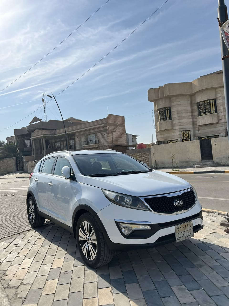 كيا سبورتج 2015  البيع 
السعر 155 مجال بصيط كلش 
محرك 2000 دوش استخدامي الشخصي صارله 6 سنوات عدي ماشيه 130 الف 
جديده وجهزة 
 السيارة اربيل منتهيه بسم شركه 
حساسات خلفية 
 تحكمات ستيرين مع مثبت سرعة 
تبريد وتدفئة ممتاز
تحكم مراية كهربائي 
اطارات جديدة
باتري جديد
 5 ويل كب 
العنوان البصرة جمهورية 
الاستفسارات ***********
وات ساب ***********
