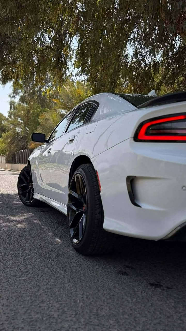 السلام عليكم دوج جاجر موديل 2021 محرك 3600
6 سلندر 
فول مواصفات عده الفتحه 
ماشيه 77 
حادثها باب خلف السائق في أمريكا 
في العراق تبديل دعاميه أماميه بدون حادث
السعر 220
***********
مصطفى أبو غزل
