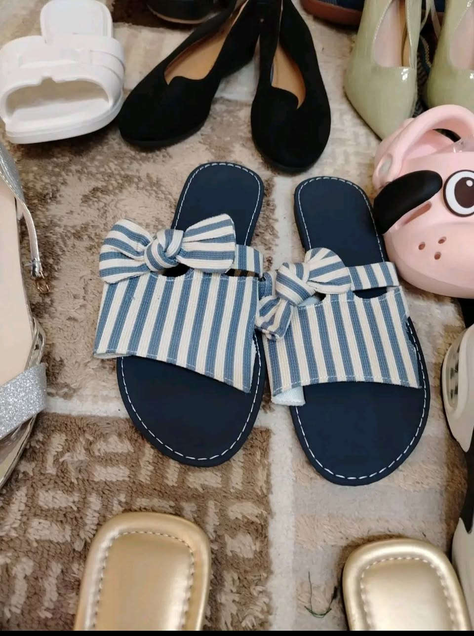 🔥🔥 عرض ناااار 🔥🔥
كل الأحذية عندنا بس بـ 5000 دينار 😱💥
👟 أحذية رجالي
👠 أحذية نسائي
🧒 أحذية أطفال (بناتي & ولادي)
🩴 سليبرات بكل الأنواع
✨ جودة حلوة وأسعار أقوى من السوق
✨ موديلات حلوة تناسب الكل
🚚 التوصيل متوفر لباب البيت
📲 للحجز والاستفسار راسلنا خاص
💥 لا تضيع الفرصة... الكمية محدودة!
تابعونا يومياً على حسابنا:
🎥 (كرموش أمزون سبع البور)


**إذا كنت صاحب هذا الإعلان وتريد حذفه لأي سبب، رجاءا أرسل رسالة إلى الدعم الفني**