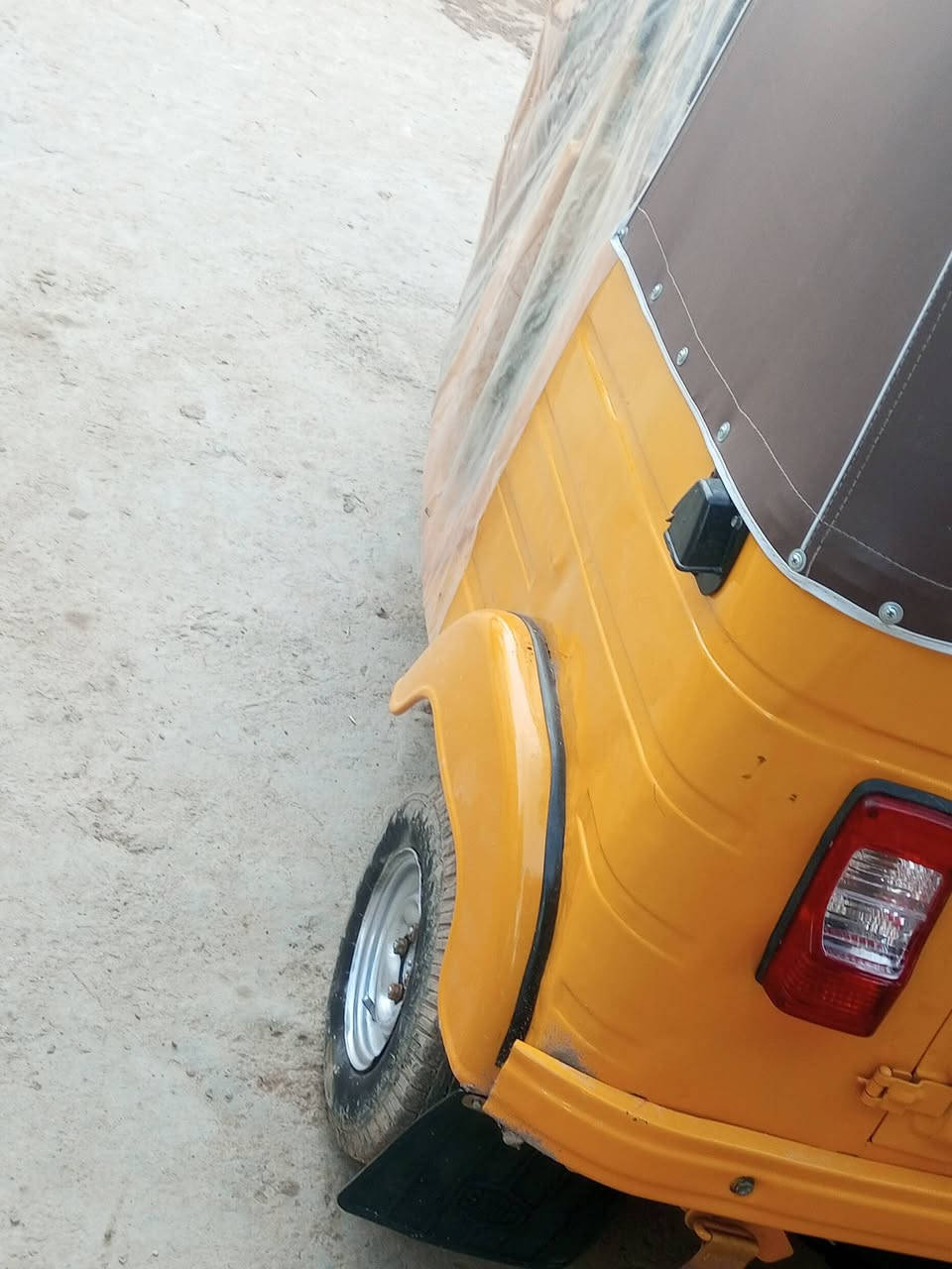 سلام عليكم تكتك 18معمره كلهة
بيه تنقيص او السعر 5ملاين او بيهة مجال ***********
واتساب
