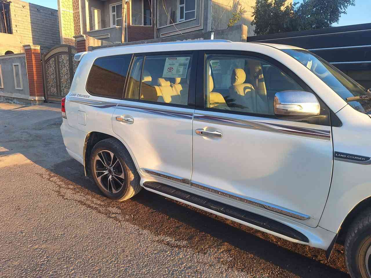 سلام عليكم لاندكروز موديل 13 محدثه 21 تحديث أصلي 8اسلندر دخم تاير جديد كير ومحرك شركه مصبوغة عام القماره والتكم بس كلير بدون حادث السعر ٣٠٥ وبيهه مجال رقم *********** واتساب
